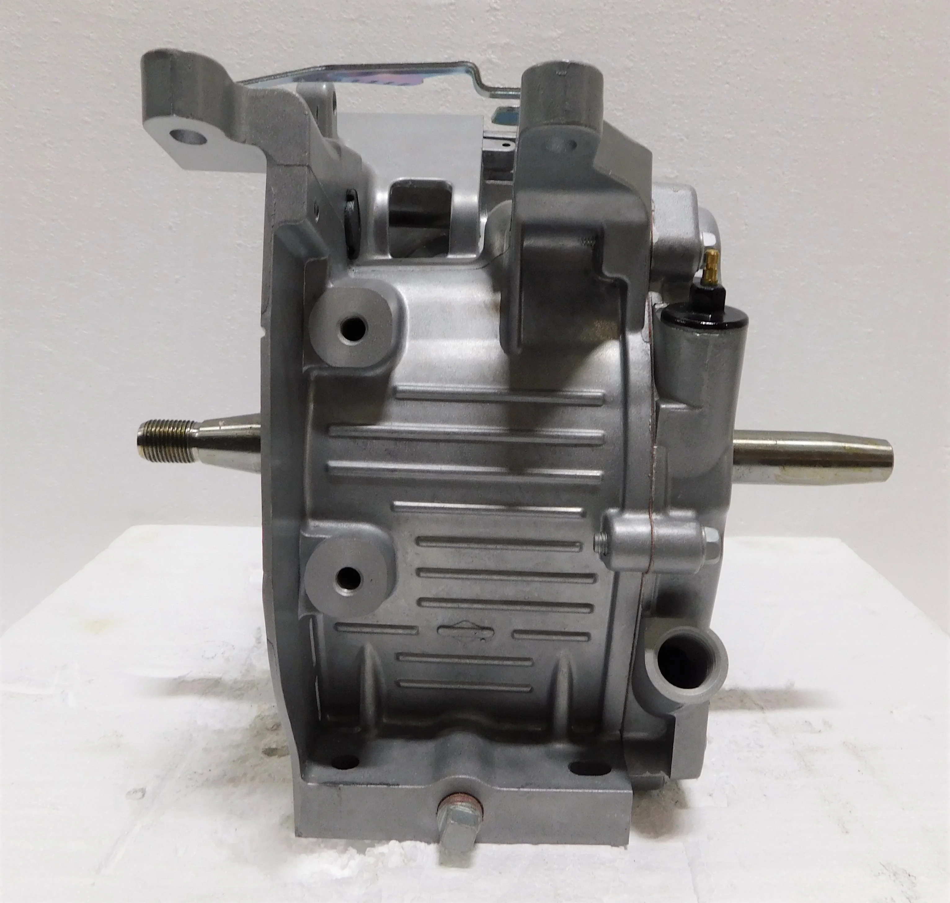 Briggs shortblock model 13 Vanguard Tapered Shaft #798309 - Image 3